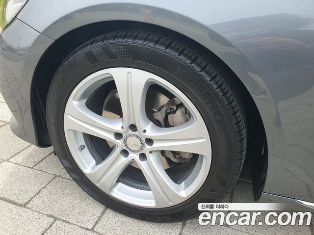 Mercedes-Benz E-Class E220d Avantgarde