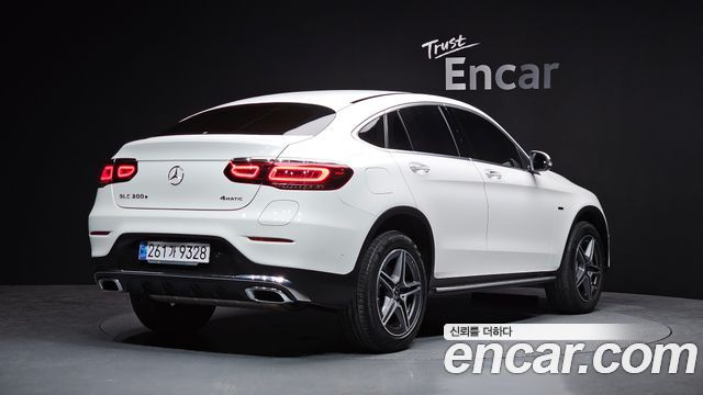 Mercedes-Benz GLC-Class GLC300e 4MATIC Coupe
