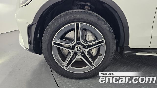 Mercedes-Benz GLC-Class GLC300e 4MATIC Coupe