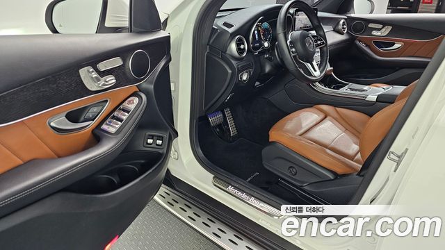 Mercedes-Benz GLC-Class GLC300e 4MATIC Coupe