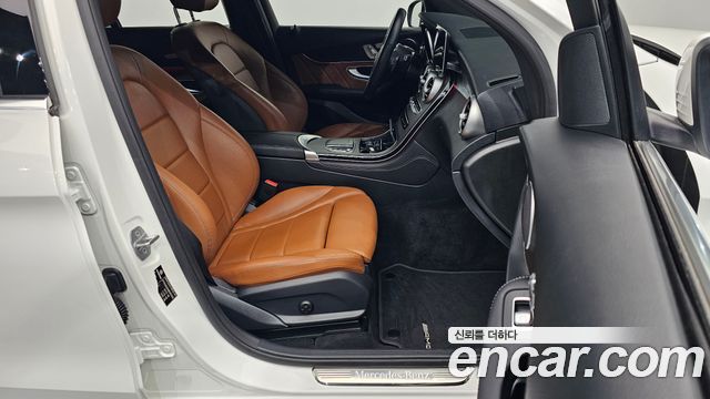 Mercedes-Benz GLC-Class GLC300e 4MATIC Coupe