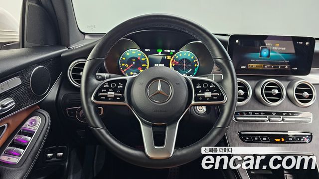 Mercedes-Benz GLC-Class GLC300e 4MATIC Coupe
