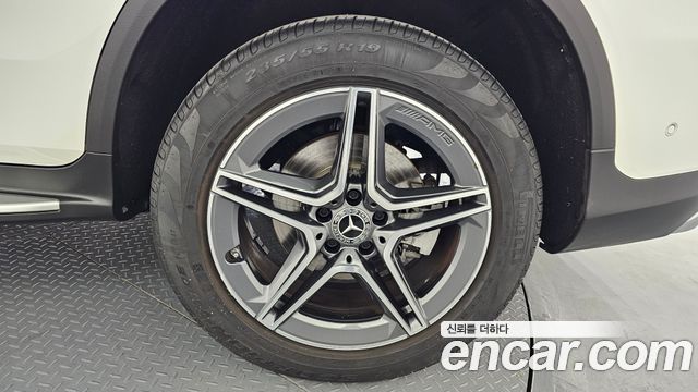 Mercedes-Benz GLC-Class GLC300e 4MATIC Coupe