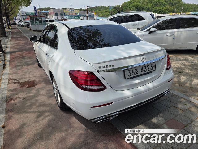 Mercedes-Benz E-Class E220d Avantgarde