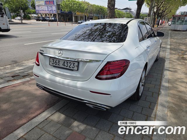 Mercedes-Benz E-Class E220d Avantgarde
