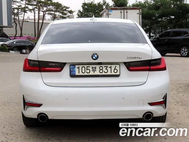 BMW 3-Series 330e Luxury