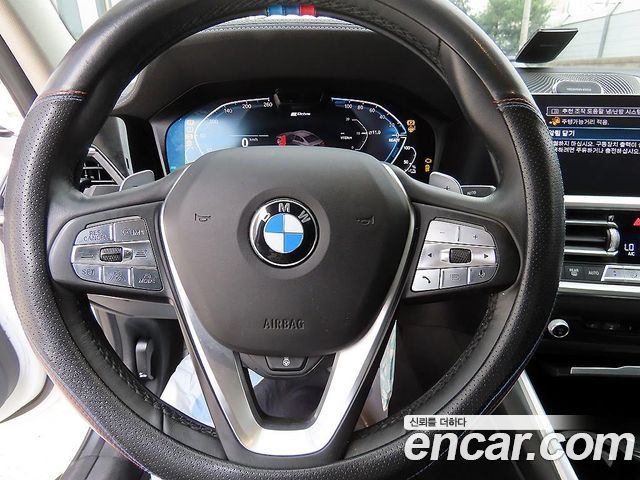BMW 3-Series 330e Luxury