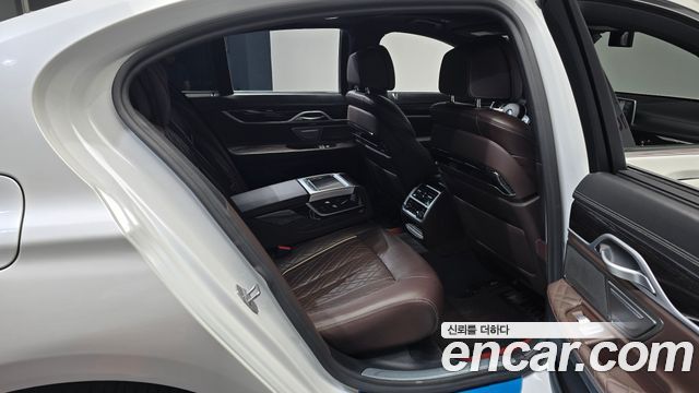 BMW 7-Series 740i M Sport
