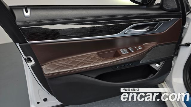 BMW 7-Series 740i M Sport