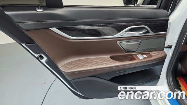 BMW 7-Series 740i M Sport