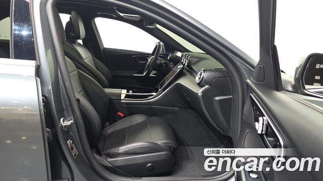 Mercedes-Benz C-Class C200 4MATIC Avantgarde