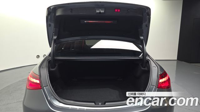 Mercedes-Benz C-Class C200 4MATIC Avantgarde