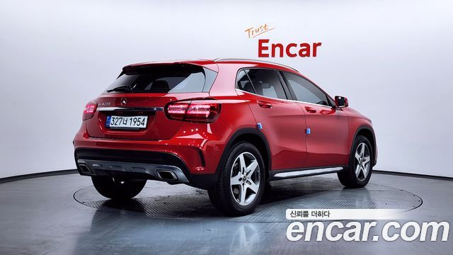 Mercedes-Benz GLA-Class GLA220