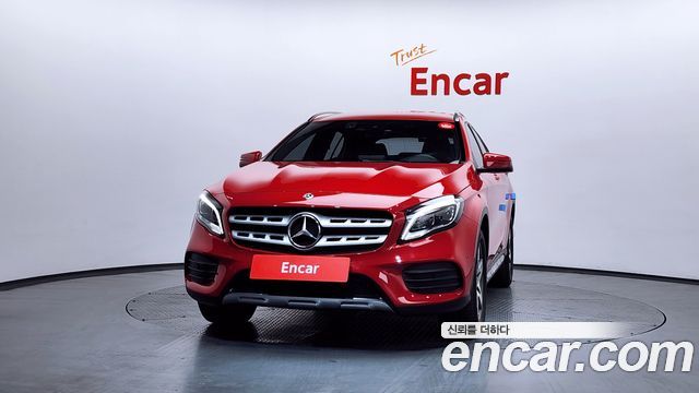 Mercedes-Benz GLA-Class GLA220