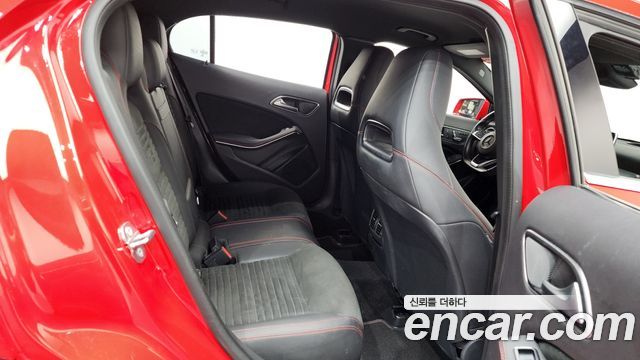 Mercedes-Benz GLA-Class GLA220