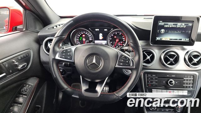 Mercedes-Benz GLA-Class GLA220