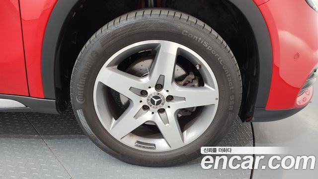 Mercedes-Benz GLA-Class GLA220