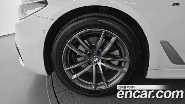 BMW 5-Series 520d xDrive M Sport Package Plus