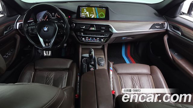 BMW 5-Series 520d xDrive M Sport Package Plus