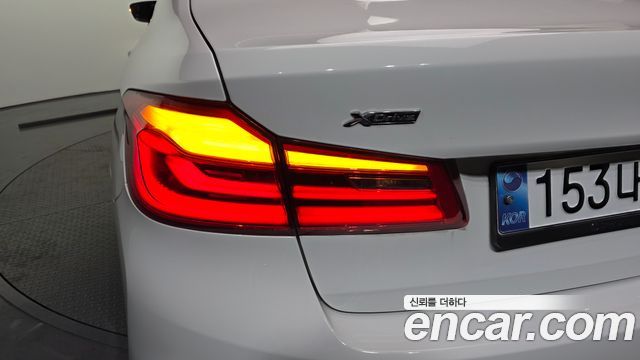BMW 5-Series 520d xDrive M Sport Package Plus