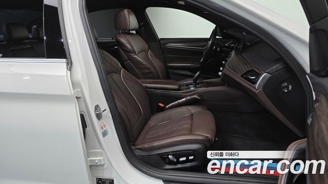 BMW 5-Series 520d xDrive M Sport Package Plus