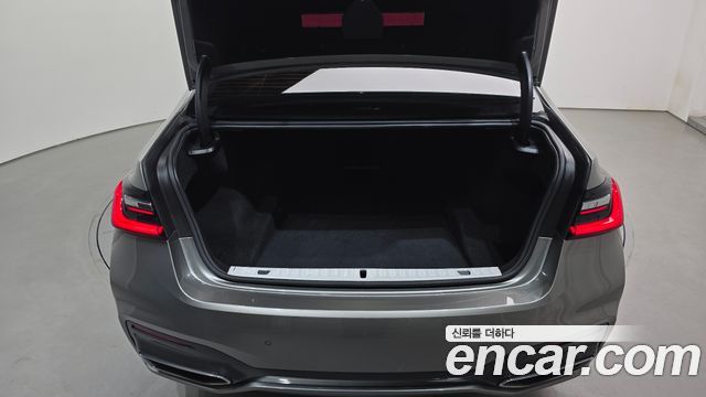 BMW 7-Series 730d xDrive M Sport