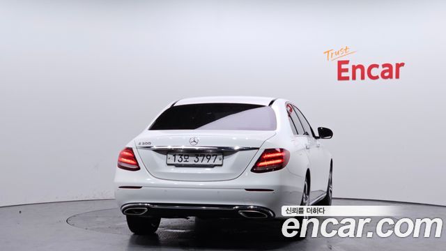 Mercedes-Benz E-Class E300 AV Intelligent Drive