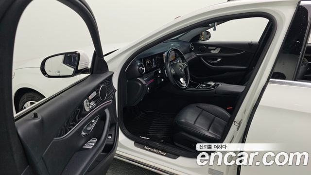 Mercedes-Benz E-Class E300 AV Intelligent Drive