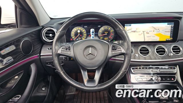 Mercedes-Benz E-Class E300 AV Intelligent Drive