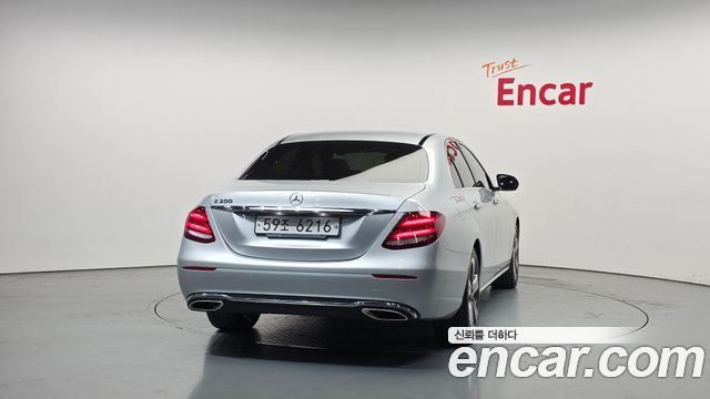 Mercedes-Benz E-Class E300 Avantgarde