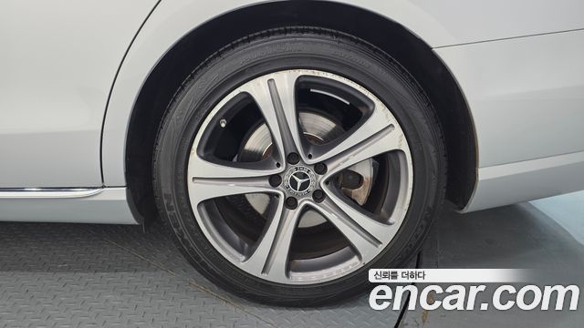 Mercedes-Benz E-Class E300 Avantgarde