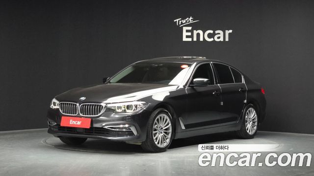 BMW 5-Series 520i Luxury