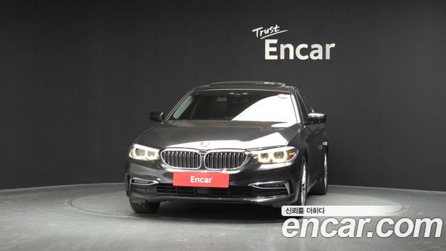 BMW 5-Series 520i Luxury