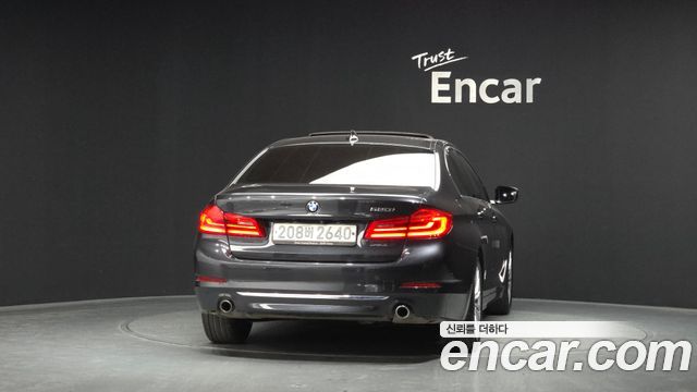 BMW 5-Series 520i Luxury
