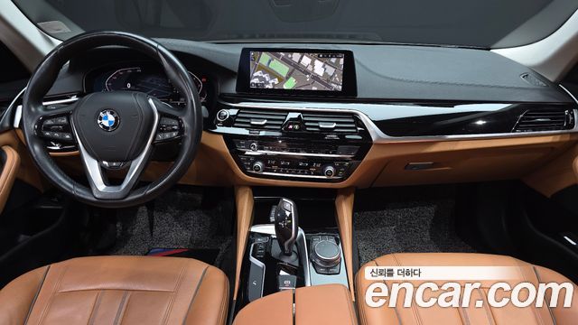BMW 5-Series 520i Luxury