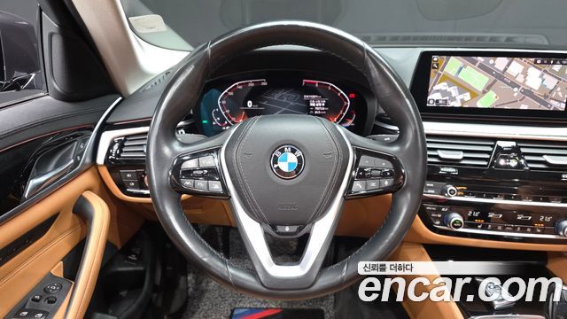 BMW 5-Series 520i Luxury