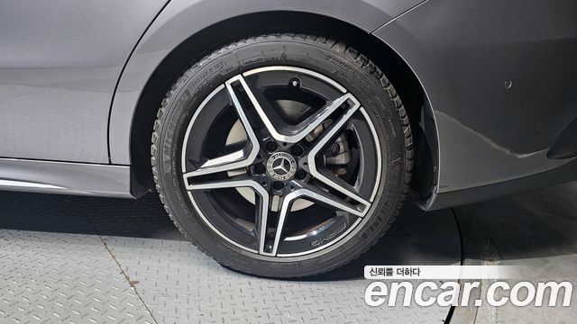 Mercedes-Benz CLA-Class CLA250 4MATIC