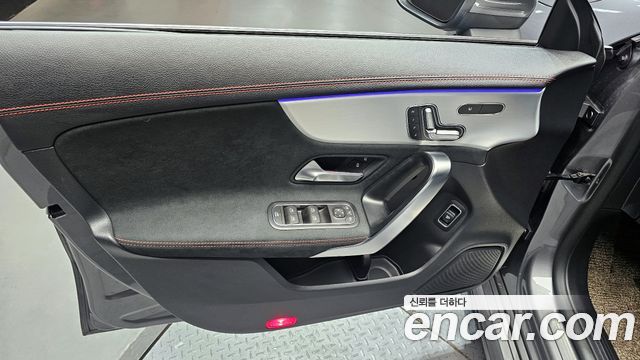 Mercedes-Benz CLA-Class CLA250 4MATIC