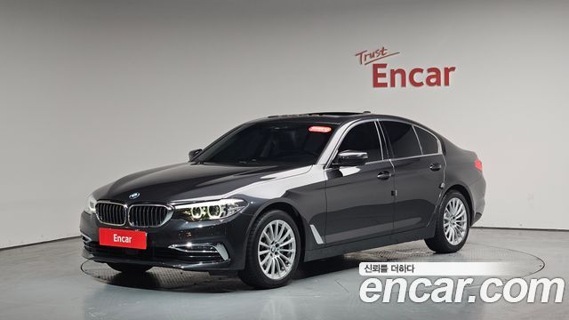 BMW 5-Series 520i Luxury