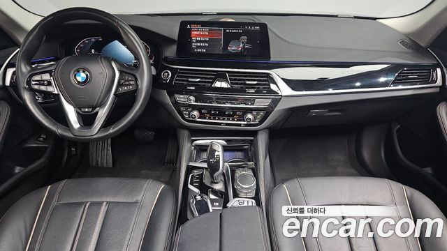 BMW 5-Series 520i Luxury