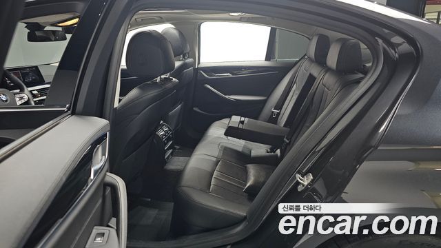 BMW 5-Series 520i Luxury