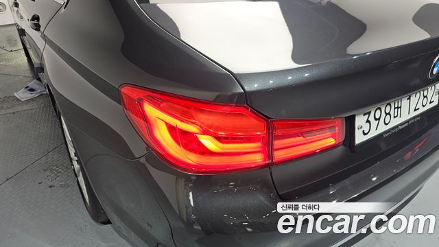 BMW 5-Series 520i Luxury