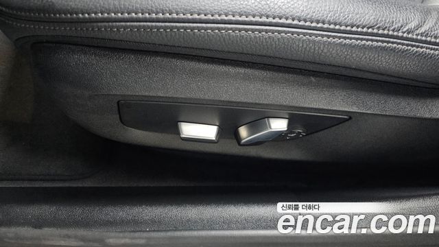 BMW 5-Series 520i Luxury