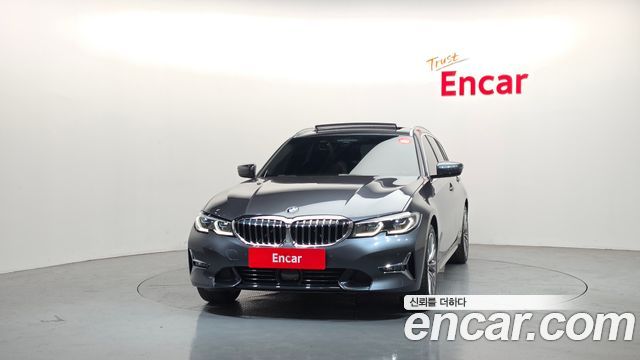 BMW 3-Series 320i Touring Luxury