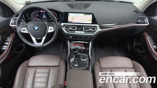 BMW 3-Series 320i Touring Luxury