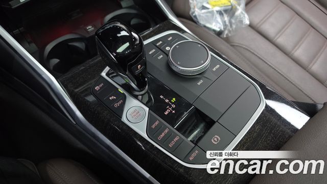 BMW 3-Series 320i Touring Luxury