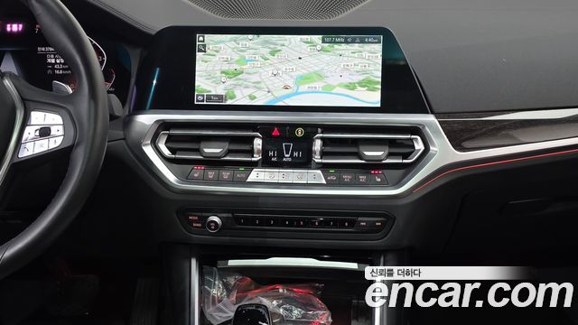 BMW 3-Series 320i Touring Luxury