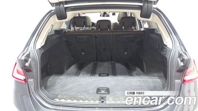 BMW 3-Series 320i Touring Luxury