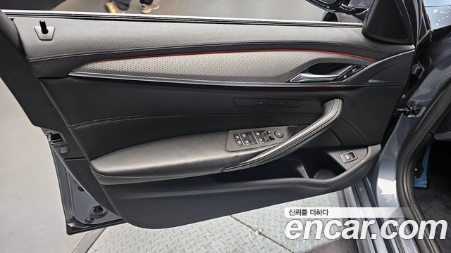 BMW 5-Series 520d M Sport Package Plus