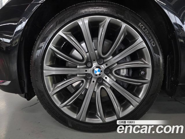 BMW 7-Series 750Li xDrive